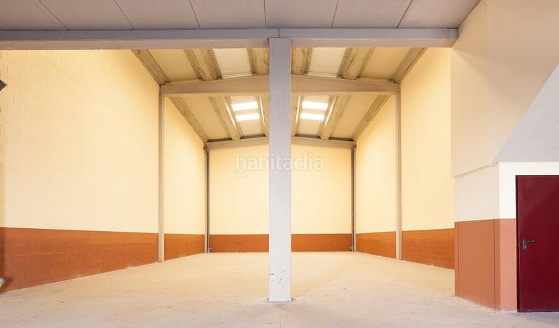 Foto cc906a22-4712-4cce-8576-0376a754a610. Affitto capannone industriale in calle progres 28 in Abrera