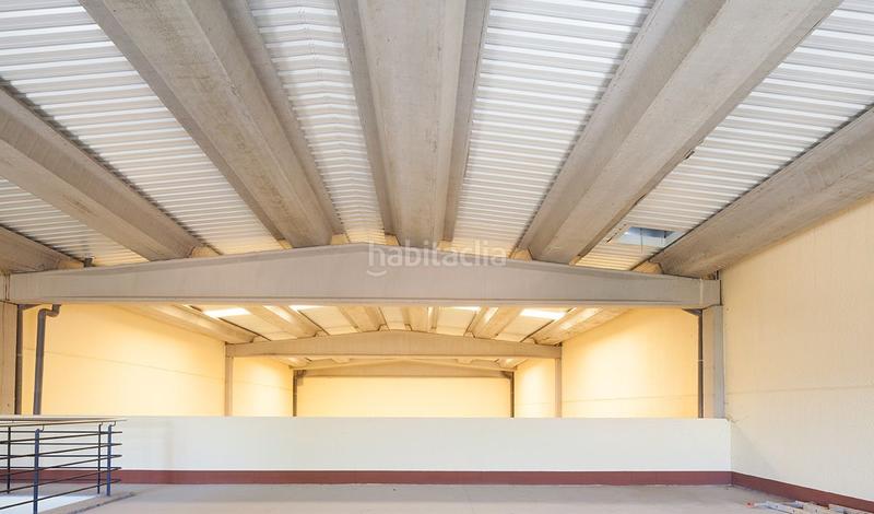 Foto fd3171ed-3223-40aa-bc19-bb4cb53ac9e4. Affitto capannone industriale in calle progres 28 in Abrera