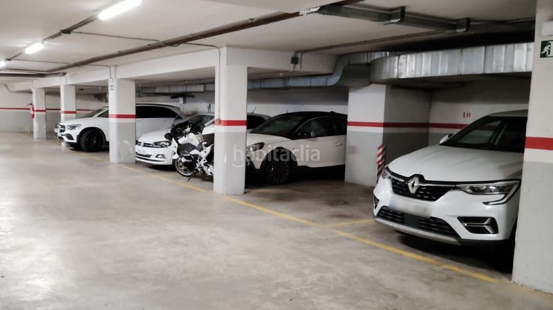 Foto 11f5dc2e-8a63-4607-8f08-9440edde7e79. Lloguer aparcament cotxe a calle tomas breton 32 a Esplugues de Llobregat
