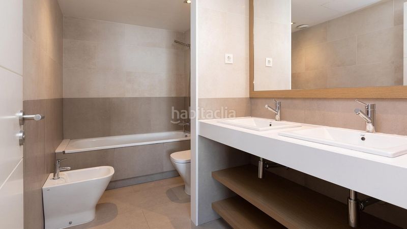 Foto 2a9a3c78-fc00-45c7-8687-f4099ec303ed. Alquiler casa en calle poble amazic poble amazic 25 7-27 en Sabadell