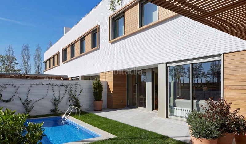 Foto 413be307-ea60-4e7f-a558-02b76c07b654. Alquiler casa en calle poble amazic poble amazic 25 7-27 en Sabadell