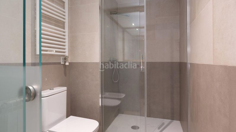 Foto 6b75cb52-2035-4f70-bb72-636778b65d1a. Alquiler casa en calle poble amazic poble amazic 25 7-27 en Sabadell