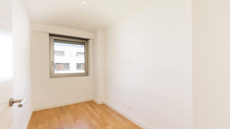 Foto 39df0b2b-0356-46ee-94e9-a4be59558840. Alquiler casa en calle poble amazic 7-27 en Can Gambús Sabadell