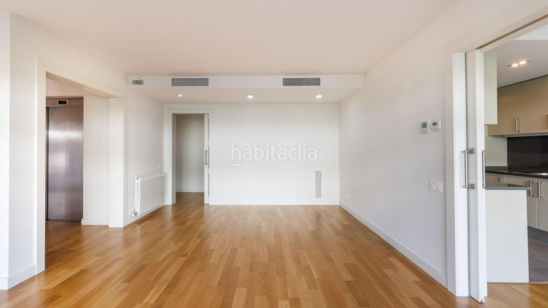 Foto 5175c3fb-5b85-4224-871b-e475fdafe030. Alquiler casa en calle poble amazic 7-27 en Can Gambús Sabadell