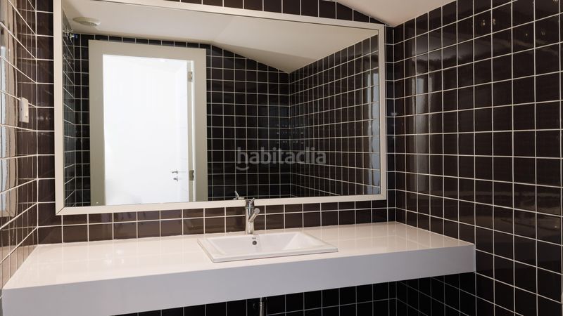 Foto a38875ef-e324-4ee5-bd7c-624ef610b5da. Alquiler casa en calle poble amazic 7-27 en Can Gambús Sabadell