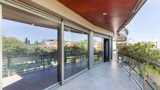 Rent Flat in Calle abadessa olzet 13