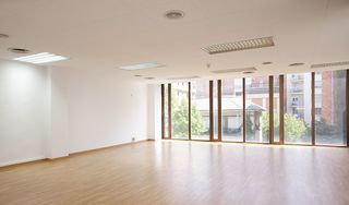 Miete Büro in Calle descartes 26