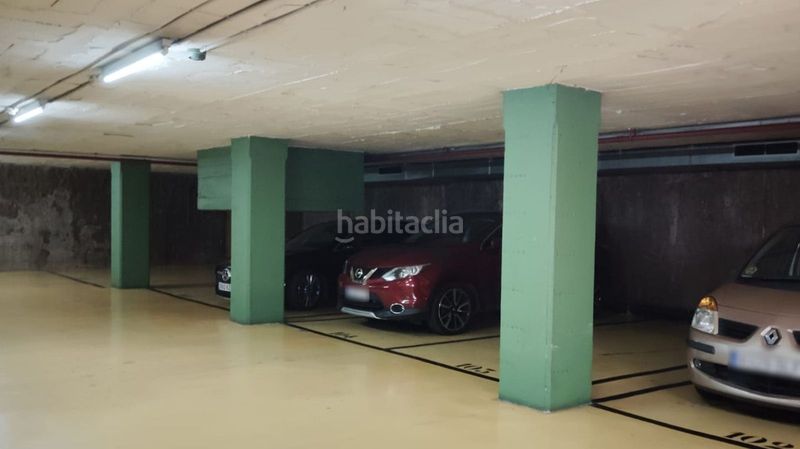 Foto eb9ec3a6-92fa-448d-bbc6-2b9e2c9c26af. Miete autoparkplatz in calle comtes de bell.lloc 161 in Barcelona