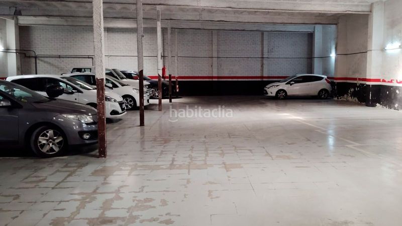 Foto 3f7341da-145d-4c61-bf8d-aea84b04f9e0. Rent car parking in calle rocafort 98 in La Nova Esquerra de l´Eixample Barcelona