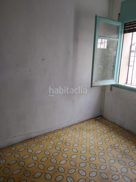 Foto 47b5269a-38a2-4e41-90e4-a0cb225a32fe. Alquiler local comercial en plaça de cuba 1 local en plaza de cuba, oportunidad de tener su negocio y la vivienda arriba en Mataró