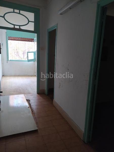 Foto aaf89a23-c560-47c1-a8de-1ccda5a0bc29. Alquiler local comercial en plaça de cuba 1 local en plaza de cuba, oportunidad de tener su negocio y la vivienda arriba en Mataró