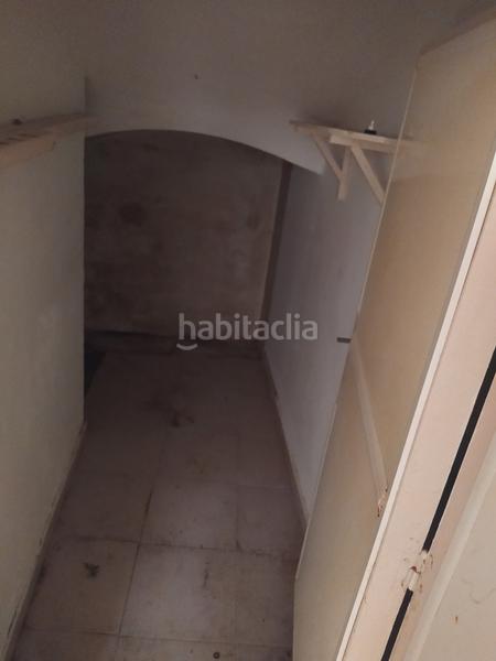 Foto fd3f8ee1-669b-4d94-b656-c8414c0b00f0. Alquiler local comercial en plaça de cuba 1 local en plaza de cuba, oportunidad de tener su negocio y la vivienda arriba en Mataró