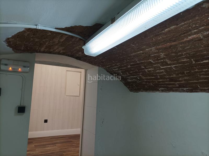 Foto d9905a14-cb46-4044-891e-2fdf62c404b6. Alquiler local comercial en carrer de sant benet 70 local despacho muy ubicado en Mataró