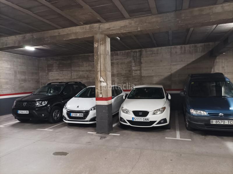 Foto 993e9b66-3d15-41de-b9bd-a001bf735654. Miete autoparkplatz in carrer de cristòfor colom 60 in Mataró