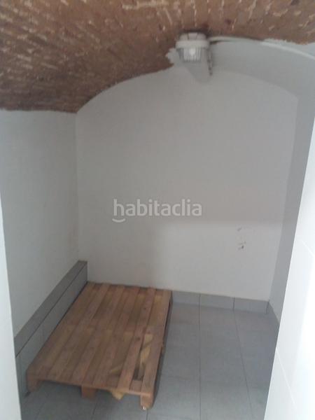 Foto 22dfe9e0-4fc6-4ad7-b97e-a48247141b12. Alquiler local comercial en plaça de cuba 1 local en zona de mucho paso en Mataró