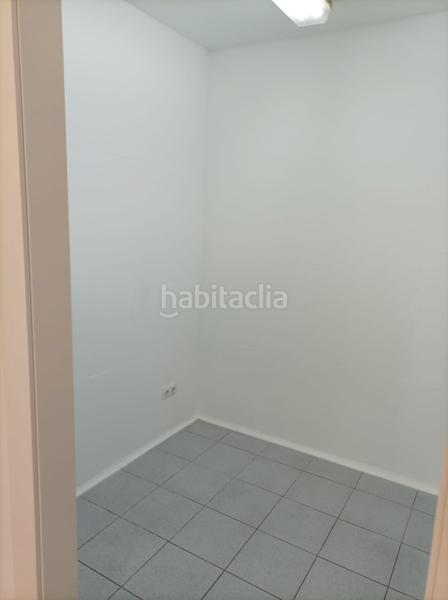 Foto 289c24c8-b587-485c-bf8a-d70d2cea7ce1. Alquiler local comercial en plaça de cuba 1 local en zona de mucho paso en Mataró