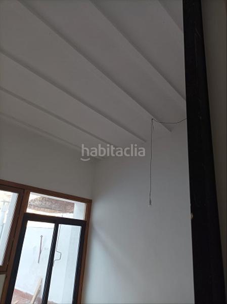 Foto 28bd488d-69aa-4667-8814-bc813c5bbb49. Alquiler casa en plaça de cuba 1 casa con patio reformada con mucho encanto en Mataró