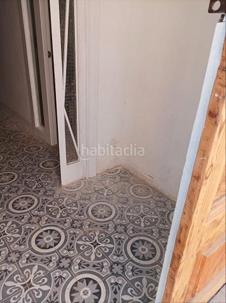 Foto 2c084fc5-9c62-4215-a444-05e50d727351. Alquiler casa en plaça de cuba 1 casa con patio reformada con mucho encanto en Mataró