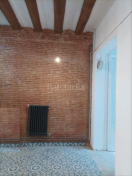 Foto 381d8358-73f9-4c5a-ae7a-e7e8e666cb04. Alquiler casa en plaça de cuba 1 casa con patio reformada con mucho encanto en Mataró