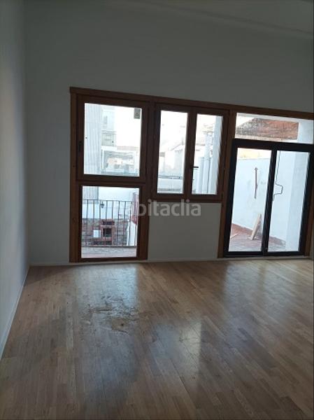 Foto aea8932a-5110-45fc-8c49-b2e10ee790b4. Rent house in plaça de cuba 1 in Centre Mataró