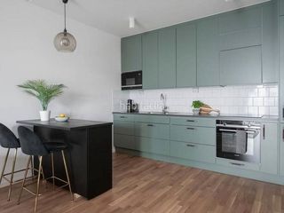 Locale commerciale in Ronda francesc maci� 60. Local en calle muy comercial con muchas posibilidades