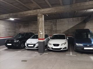 Location Parking voiture à Carrer de cristòfor colom 60. Parquing para coche de facil acceso