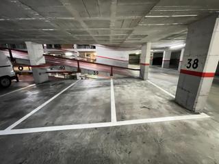 Parking voiture à Centre. Se vende plaza de parking