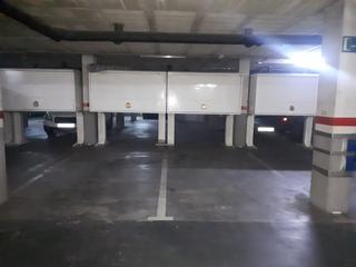 Aparcament cotxe  Estadi. Plaza parquing en venta zona ferreries