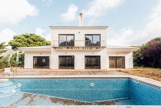Casa in Cala Morell. Chalet en cala morell, menorca, españa