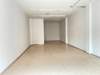 Lloguer Local Comercial a Centre. Se alquila local comercial en zona temple tortosa