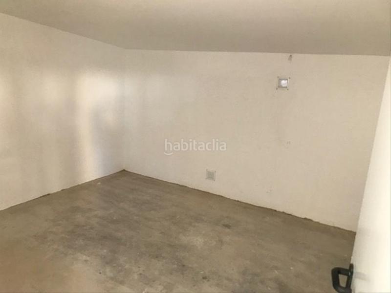 Foto 08abceec-6cbf-4fcc-8c29-f46f6c07b2ab. Alquiler parking coche parquing con trastero en alquiler en Roquetes