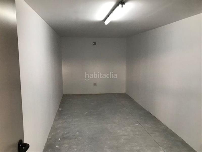 Foto cadd6fed-101c-48a0-9b55-c3c478d7b742. Alquiler parking coche parquing con trastero en alquiler en Roquetes