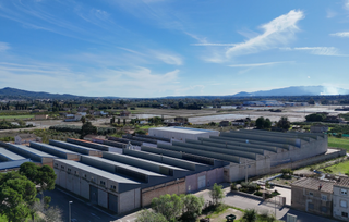 Nau industrial a Centre. Conjunto de naves en venta en tortosa