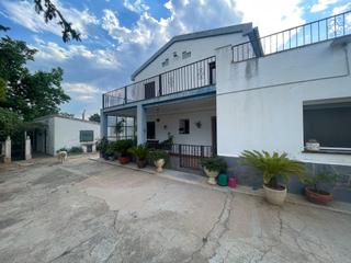 House  Codinas de coleto. Finca rstica con vivienda, almacenes y piscina en zona canalet