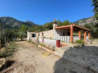 Casa  Conca de sant julia. Chalet con encanto en pleno corazón del parque natural dels port