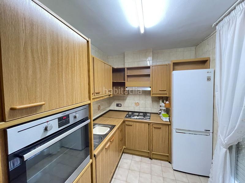 Foto f7ec5ca5-4f16-41ec-be54-48024b45a219. Alquiler piso en Roquetes