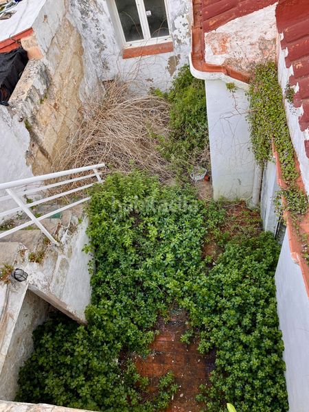 Foto e9f3a9af-e6db-47f8-becc-42b8d7d16e5b. Edifici a Centre Històric Maó / Mahón