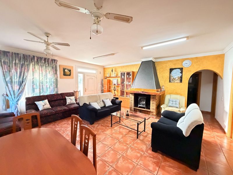 Foto 2a2fc26a-b5f0-4f54-a460-52383362ad69. Casa a sant francesc a Roquetes