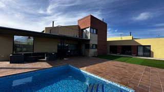 House  Espigol. Exclusividad, espacio y vistas únicas en els pilans roquetes