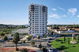 Flat in Generalitat 177. Porta tortosa  planta 10, obra reciente 2021 con vistas y servic