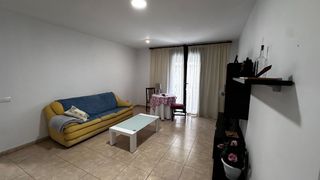 Etagenwohnung  Bisbe aznar. Piso en pleno centro de tortosa con ascensor, exterior y muy lum