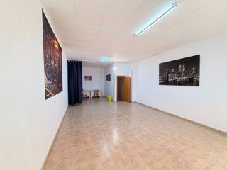 Miete Geschäftsraum in Roquetes. Se alquila local comercial en roquetes
