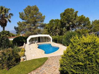 Casa  Urb. mig camí. Chalet con piscina climatizada en mig camí, tortosa