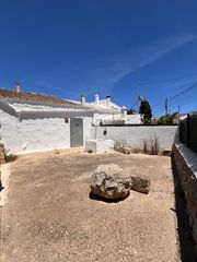 Haus in Sant Llu�s-S�Ullestrar-Torret. Vivienda adosada en sant llu�s  comercializaci�n mediante subast
