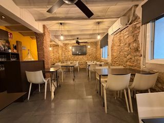 Casa  Benicarlo. Campredó un bar en activo, una vivienda y una gran terraza con v