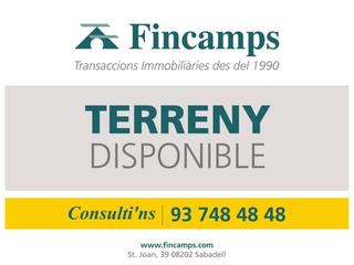 Terreny residencial a Centre. Solar muy céntrico, con una edificabilidad de 1.072 m2. el solar