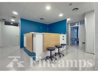 Alquiler Oficina en Calle advocat cirera 18. Fincamps comercializa el alquiler de oficina en el centro de sab