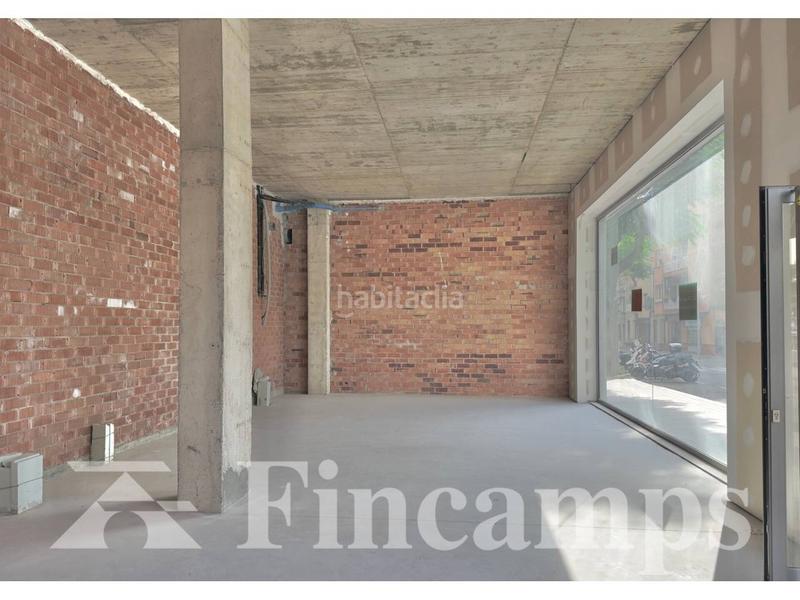 Foto 325c0b4c-24c1-474b-a14c-f0343fabd8be. Alquiler local comercial en brutau 139-169 local en alquiler en Eixamplesant oleguer en Sabadell