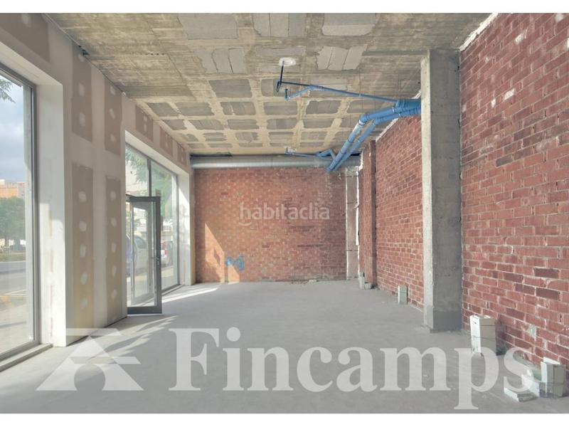 Foto 950ed4da-8132-48d9-a8ff-56622a5c4c95. Alquiler local comercial en brutau 139-169 local en alquiler en Eixamplesant oleguer en Sabadell