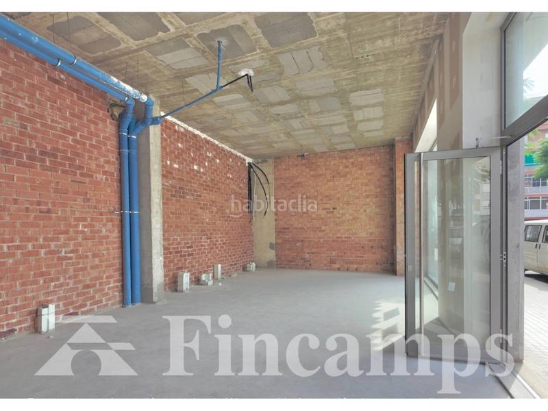 Foto ed5d8f72-4a8f-403d-a630-fac1249f6895. Lloguer local comercial a brutau 139-169 a Eixample Sabadell